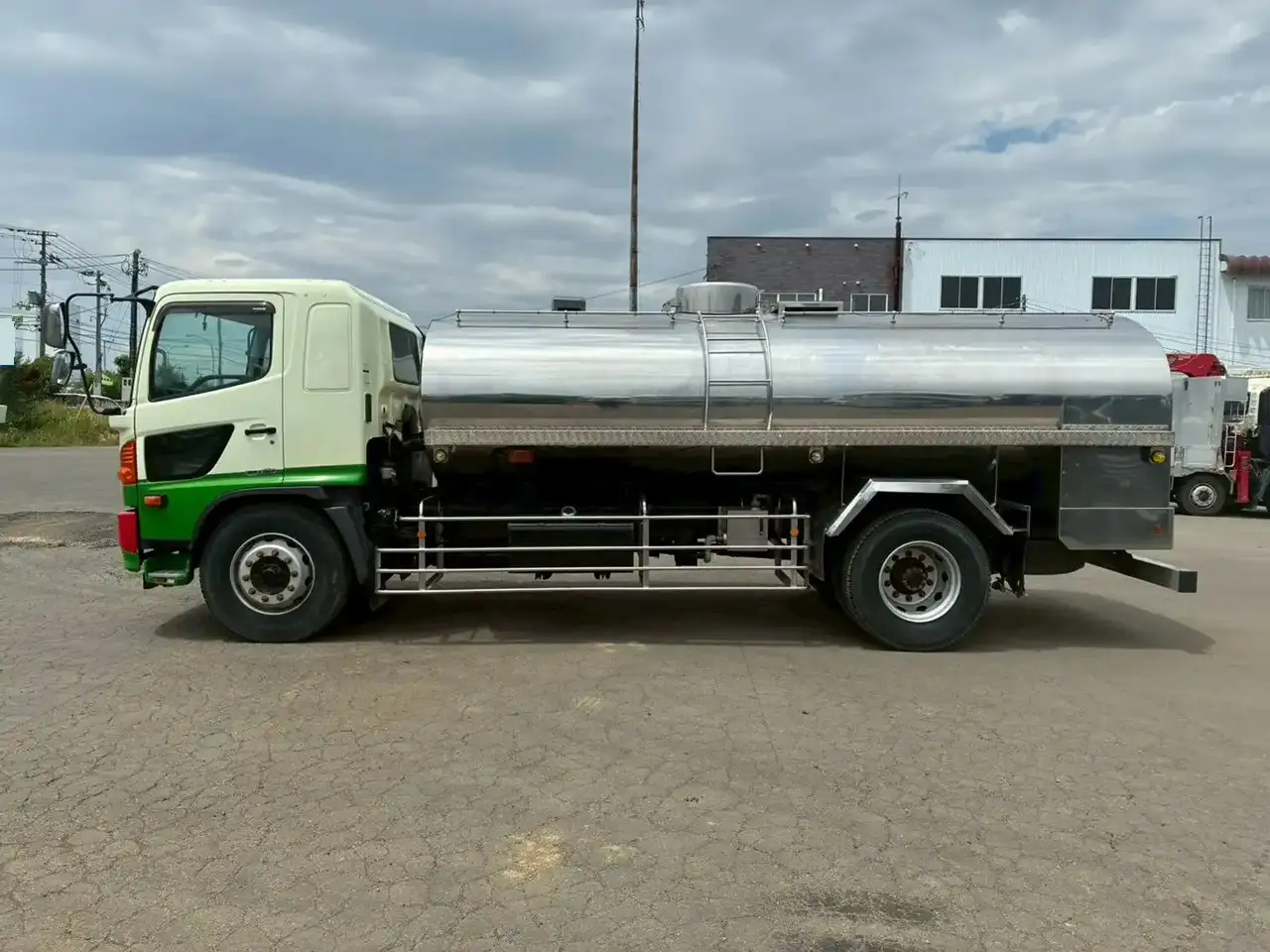 日野 レンジャー 中型/増トン タンク車 ローリー LDG-FG8JKAAの中古トラック画像5