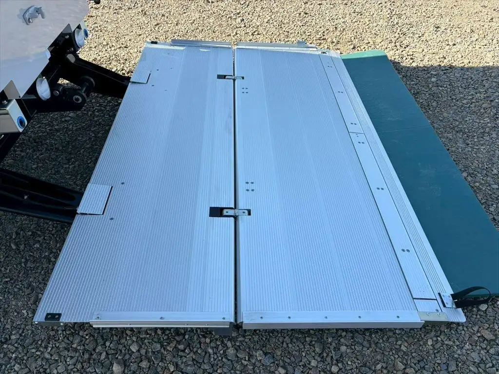 三菱 ファイター 中型/増トン ウイング パワーゲート エアサスの中古トラック画像11