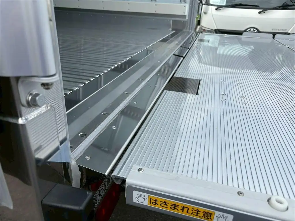 日野 レンジャー 中型/増トン 冷凍冷蔵 低温 パワーゲートの中古トラック画像10