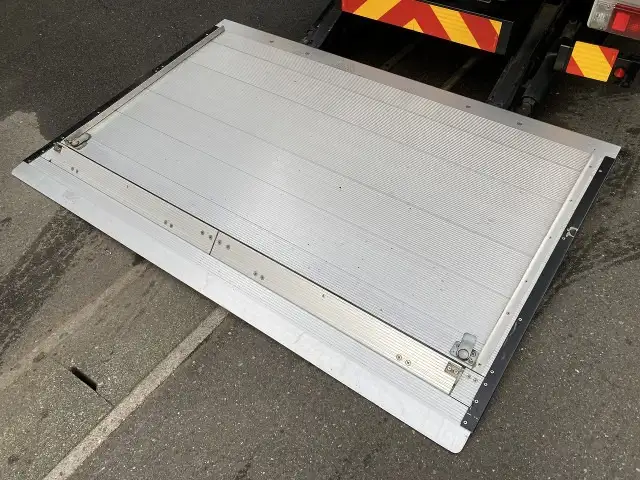 日野 デュトロ 小型 アルミバン パワーゲート シャッター式の中古トラック画像10