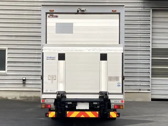 日野 デュトロ 小型 アルミバン パワーゲート シャッター式の中古トラック画像2