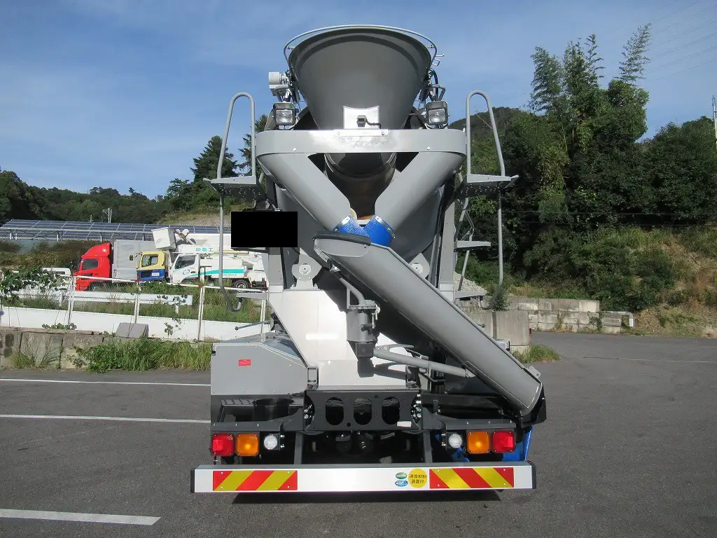 三菱 スーパーグレート 大型 ミキサー・ポンプ ベッド 2KG-FV70GXの中古トラック画像4