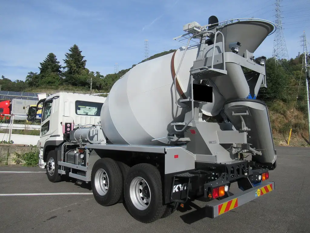 三菱 スーパーグレート 大型 ミキサー・ポンプ ベッド 2KG-FV70GXの中古トラック画像5