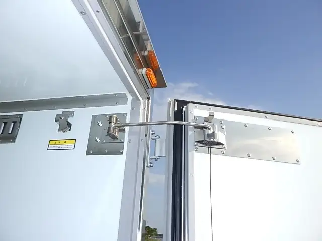 日野 レンジャー 中型/増トン 冷凍冷蔵 パワーゲート 床アルミの中古トラック画像8