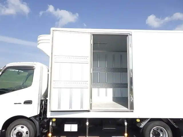 日野 デュトロ 小型 冷凍冷蔵 低温 スタンバイの中古トラック画像9