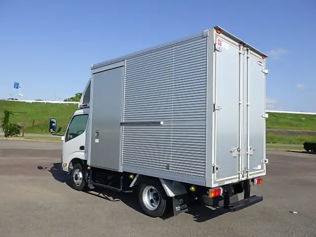 トヨタ ダイナ 小型 アルミバン サイドドア TPG-XZU605Mの中古トラック画像3