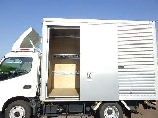 トヨタ ダイナ 小型 アルミバン サイドドア TPG-XZU605Mの中古トラック画像9