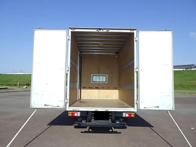 トヨタ ダイナ 小型 アルミバン サイドドア TPG-XZU605Mの中古トラック画像5