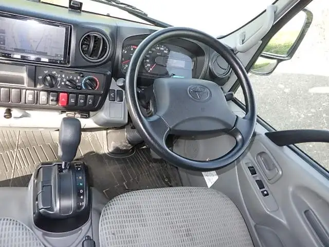 トヨタ ダイナ 小型 アルミバン サイドドア TPG-XZU605Mの中古トラック画像12