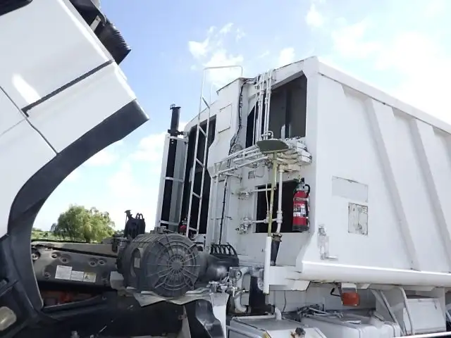 いすゞ ギガ 大型 パッカー車 プレス式 ベッドの中古トラック画像10