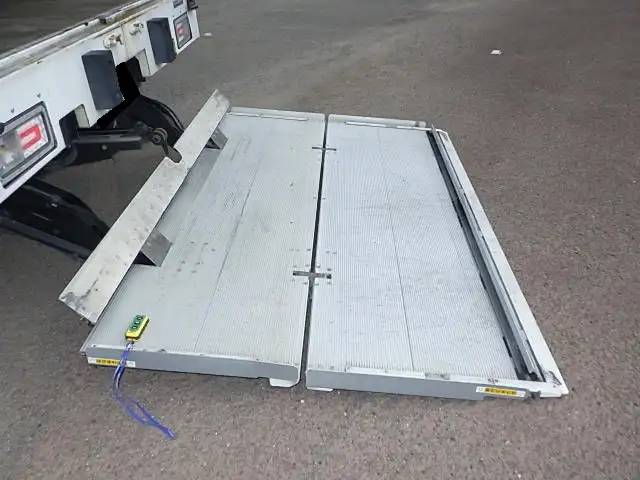 日野 プロフィア 大型 ウイング パワーゲート ハイルーフの中古トラック画像8