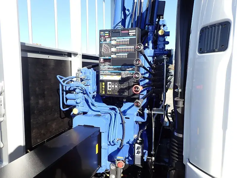 三菱 ファイター 中型/増トン 車両重機運搬 4段クレーン ラジコンの中古トラック画像9