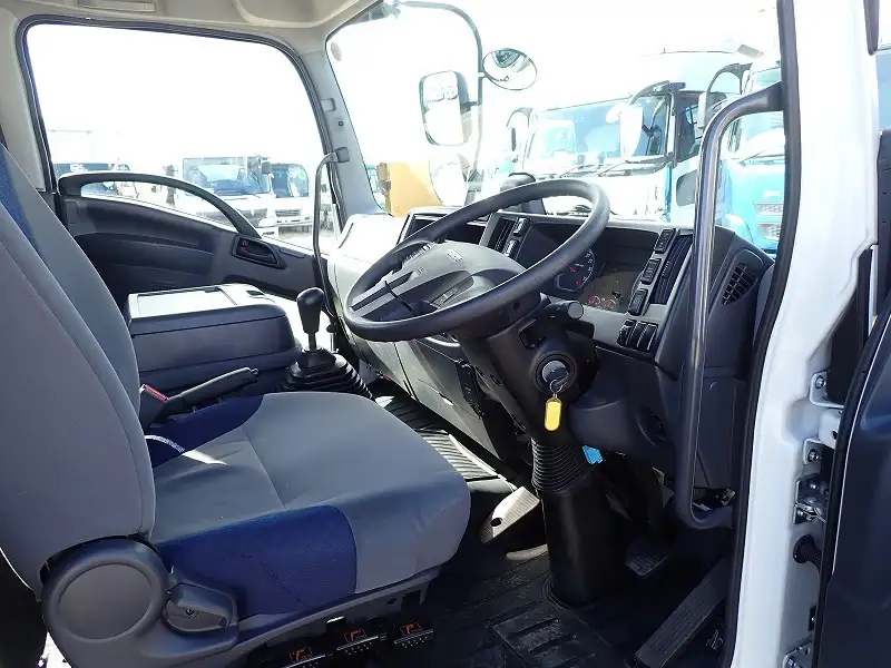 いすゞ フォワード 中型/増トン クレーン付 4段 ラジコンの中古トラック画像11