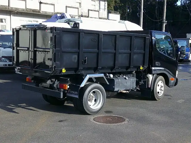日野 デュトロ 小型 ダンプ 土砂禁 ステンレス張りの中古トラック画像4