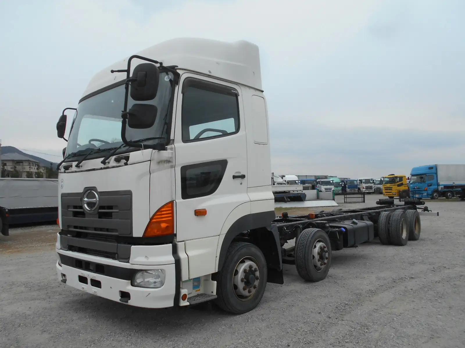 日野 プロフィア 大型 トラクター ハイルーフ 2デフ の中古トラック【車両No.201086】