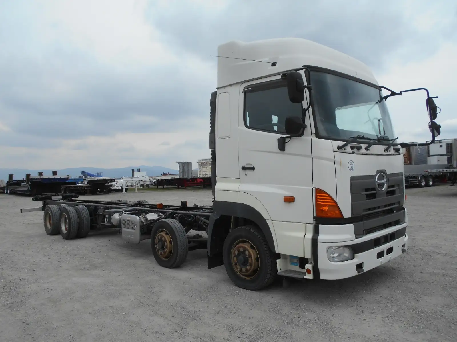 日野 プロフィア 大型 トラクター ハイルーフ 2デフの中古トラック画像2