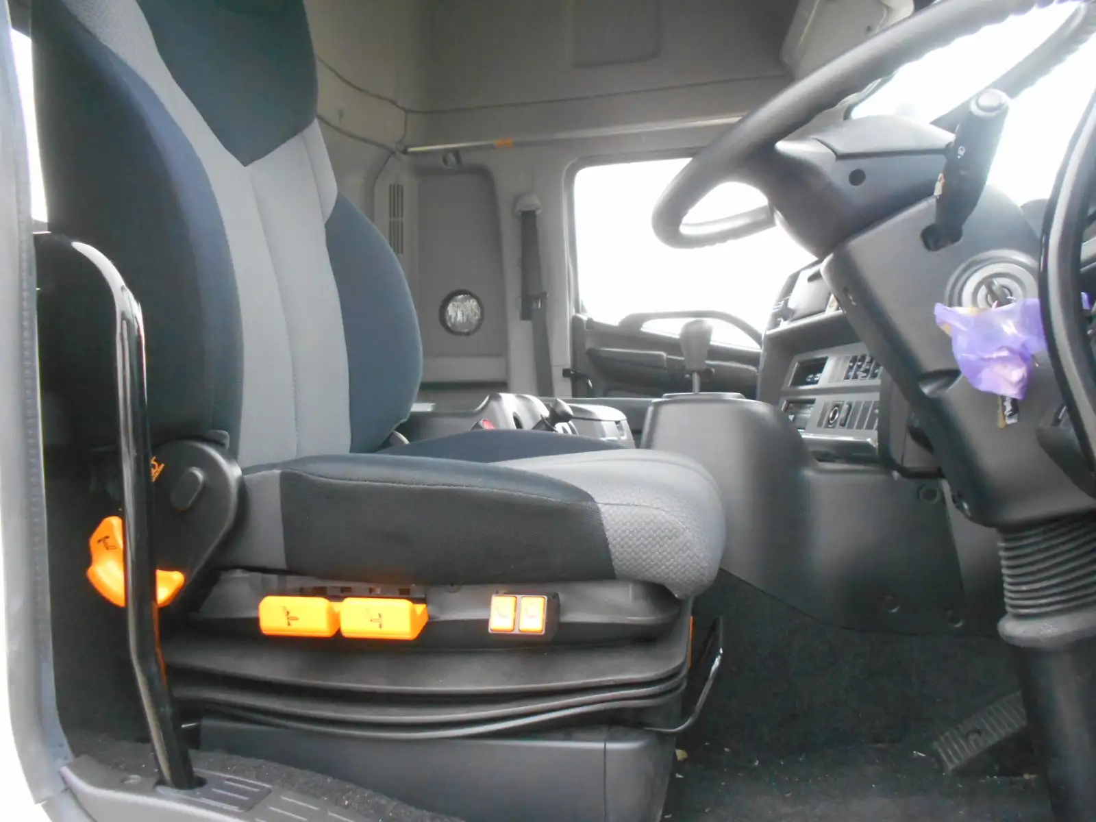 日野 プロフィア 大型 トラクター ハイルーフ 2デフの中古トラック画像8