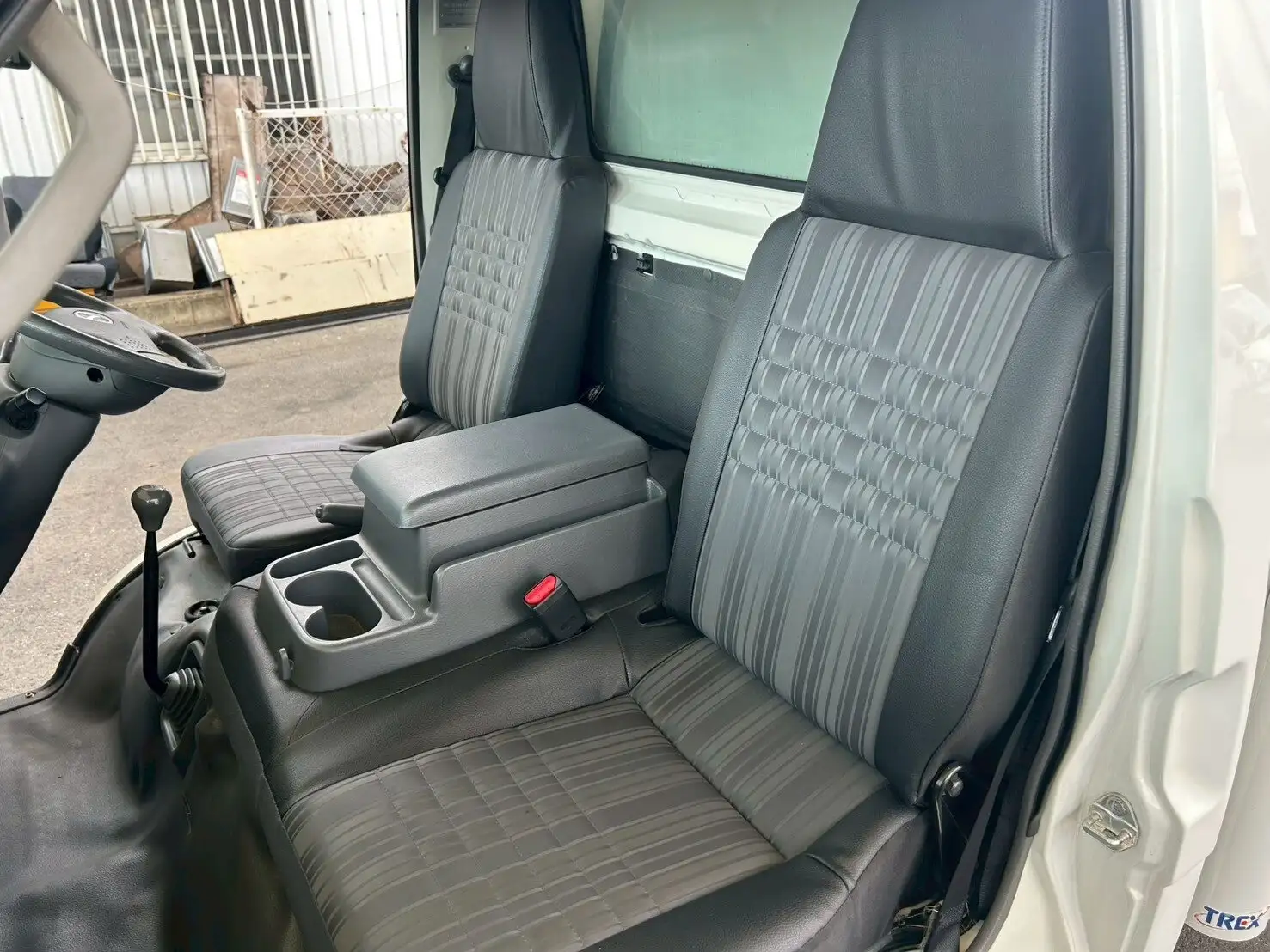 マツダ ボンゴ 小型 冷凍冷蔵 低温 サイドドアの中古トラック画像13