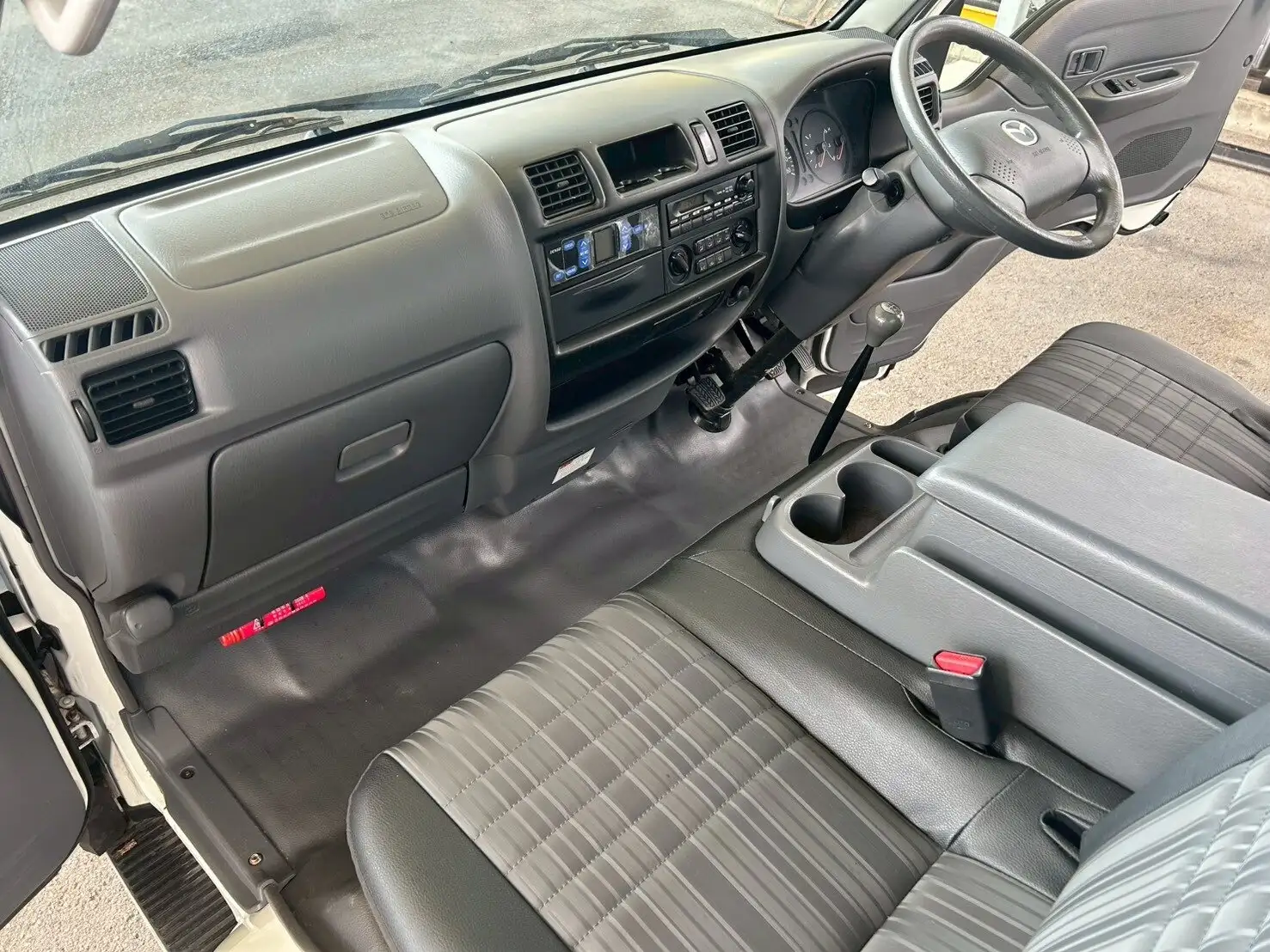 マツダ ボンゴ 小型 冷凍冷蔵 低温 サイドドアの中古トラック画像15