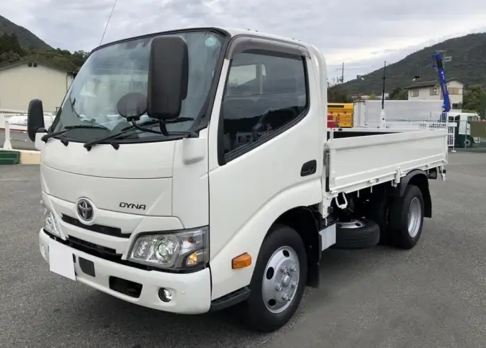 トヨタ ダイナ 小型 平ボディ 2RG-XZU605 R3 の中古トラック【車両No.201017】