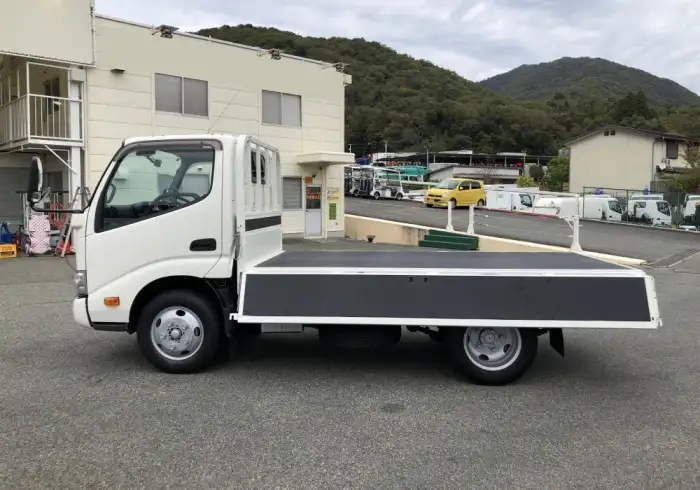 トヨタ ダイナ 小型 平ボディ 2RG-XZU605 R3の中古トラック画像8