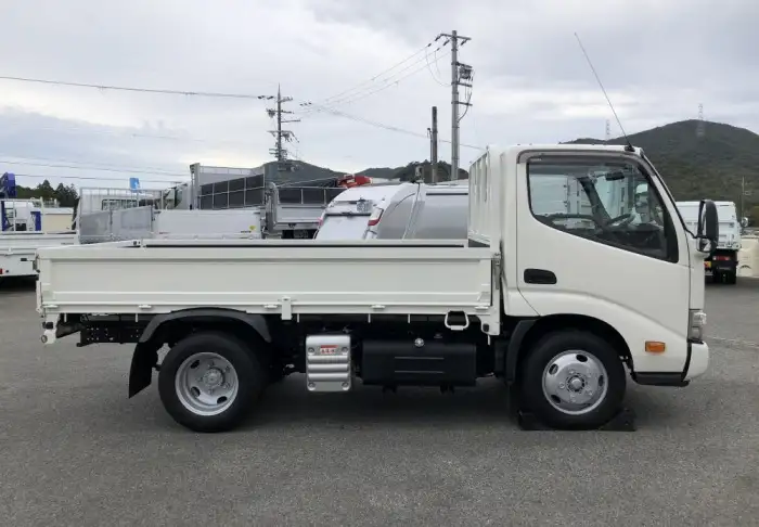 トヨタ ダイナ 小型 平ボディ 2RG-XZU605 R3の中古トラック画像3