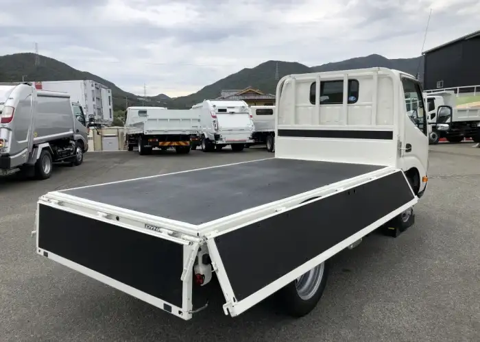 トヨタ ダイナ 小型 平ボディ 2RG-XZU605 R3の中古トラック画像5