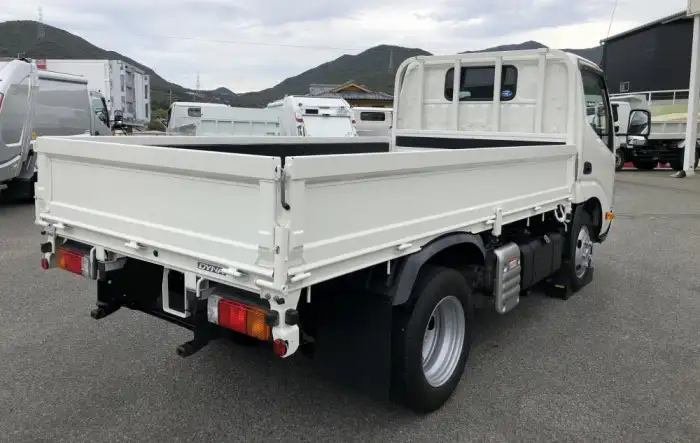 トヨタ ダイナ 小型 平ボディ 2RG-XZU605 R3の中古トラック画像4