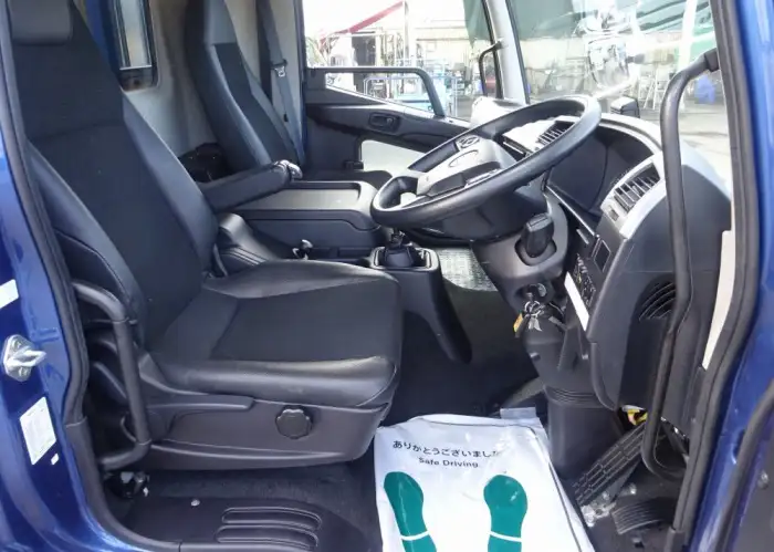 三菱 ファイター 中型/増トン 平ボディ アルミブロック 2KG-FK72FZの中古トラック画像13