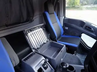 いすゞ ギガ 大型 ウイング エアサス ベッドの中古トラック画像14