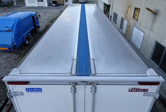 いすゞ ギガ 大型 ウイング エアサス ベッドの中古トラック画像12