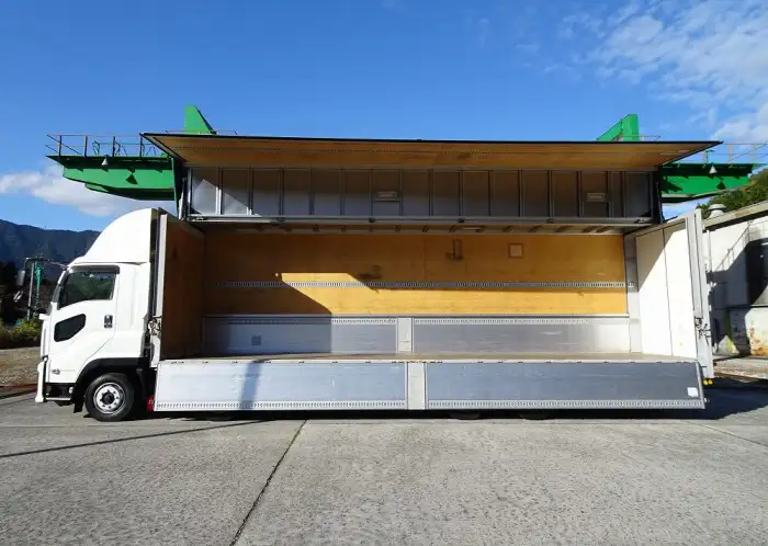 いすゞ ギガ 大型 ウイング エアサス ベッドの中古トラック画像7