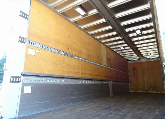 いすゞ ギガ 大型 ウイング エアサス ベッドの中古トラック画像11