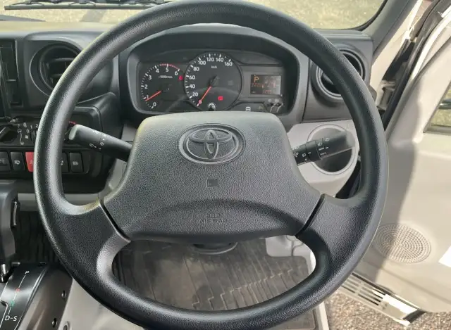 トヨタ ダイナ 小型 平ボディ Wキャブ 床鉄板の中古トラック画像11