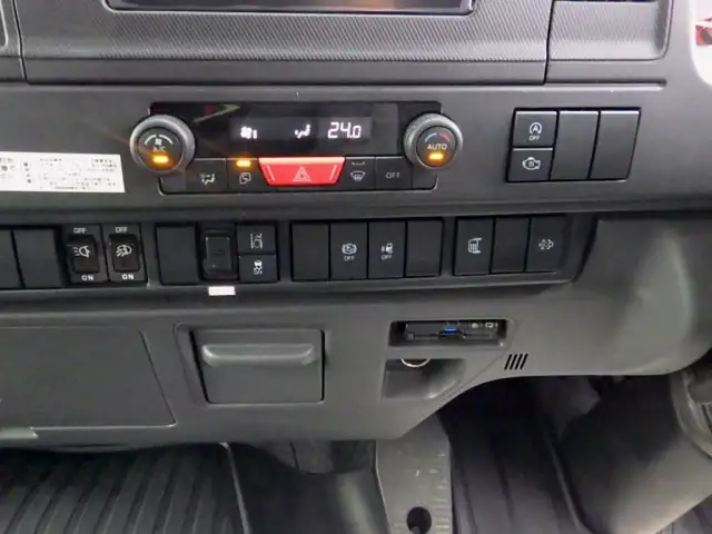 いすゞ フォワード 中型/増トン ウイング エアサス ベッドの中古トラック画像14