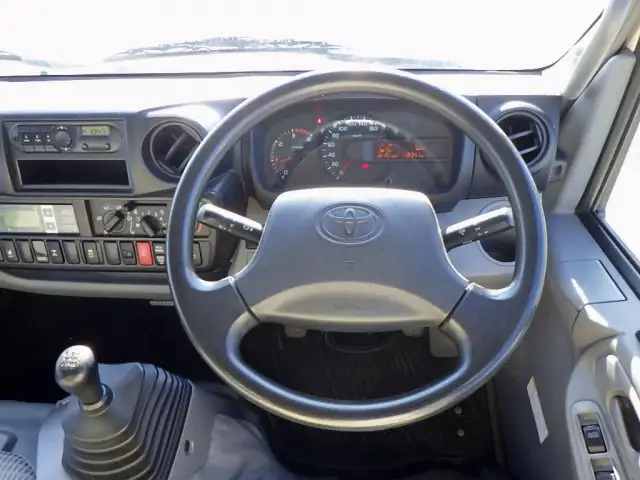 トヨタ ダイナ 小型 冷凍冷蔵 低温 床ステンの中古トラック画像12