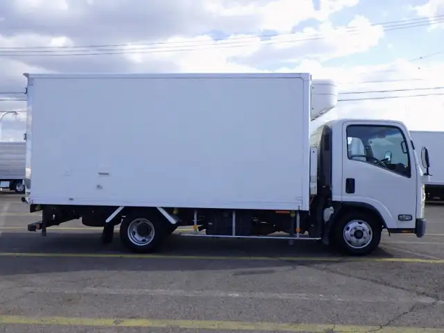いすゞ エルフ 小型 冷凍冷蔵 低温 スタンバイの中古トラック画像2