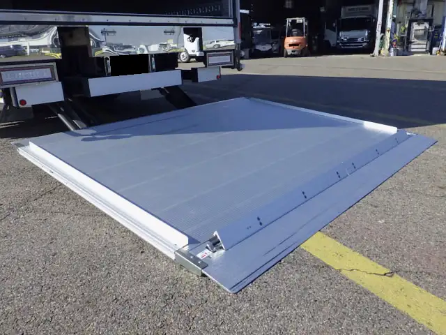 いすゞ フォワード 中型/増トン ウイング パワーゲート エアサスの中古トラック画像8