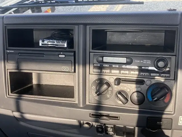 いすゞ フォワード 中型/増トン 平ボディ 床鉄板 ベッドの中古トラック画像12