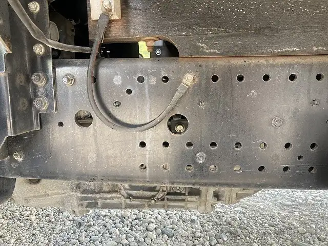 いすゞ フォワード 中型/増トン 平ボディ 床鉄板 ベッドの中古トラック画像像17