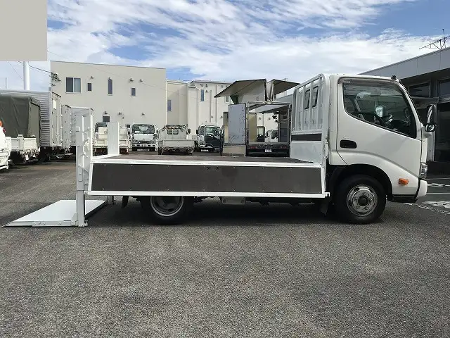 日野 デュトロ 小型 平ボディ パワーゲート 2RG-XZU605Mの中古トラック画像5
