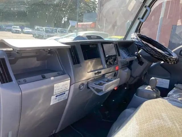 いすゞ エルフ 小型 平ボディ Wキャブ の中古トラック画像9