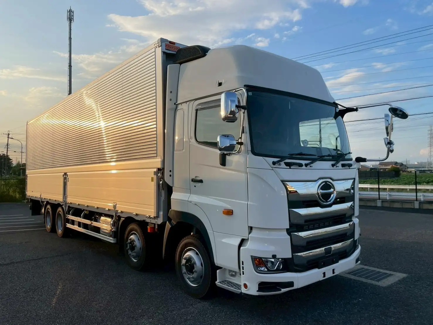 日野 プロフィア 大型 ウイング ハイルーフ エアサスの中古トラック画像2