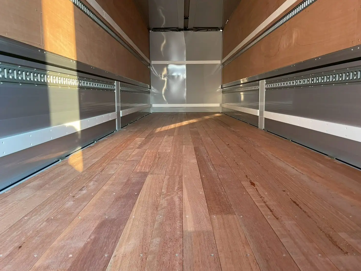 日野 プロフィア 大型 ウイング ハイルーフ エアサスの中古トラック画像5