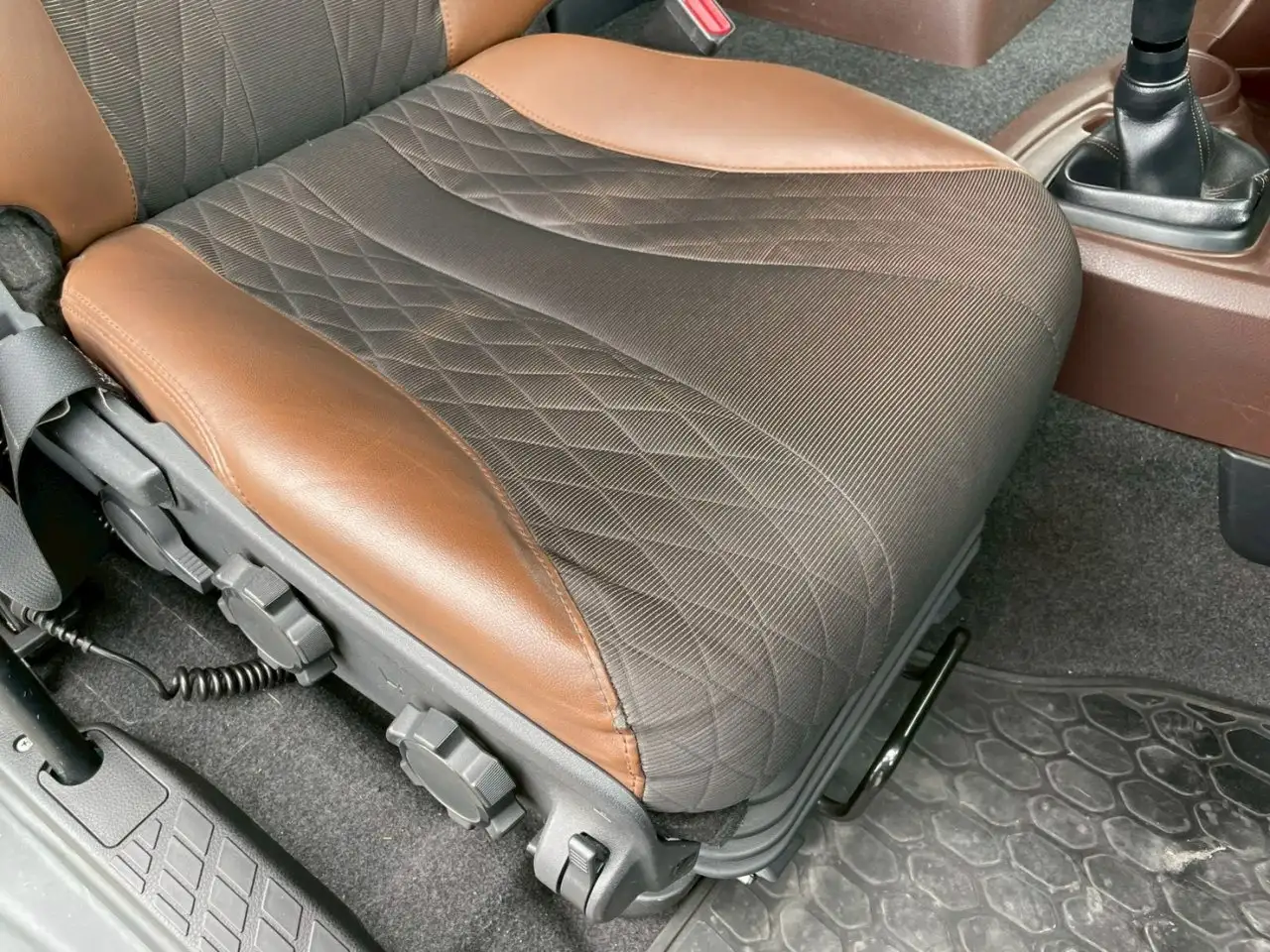 日野 プロフィア 大型 ウイング ハイルーフ エアサスの中古トラック画像9