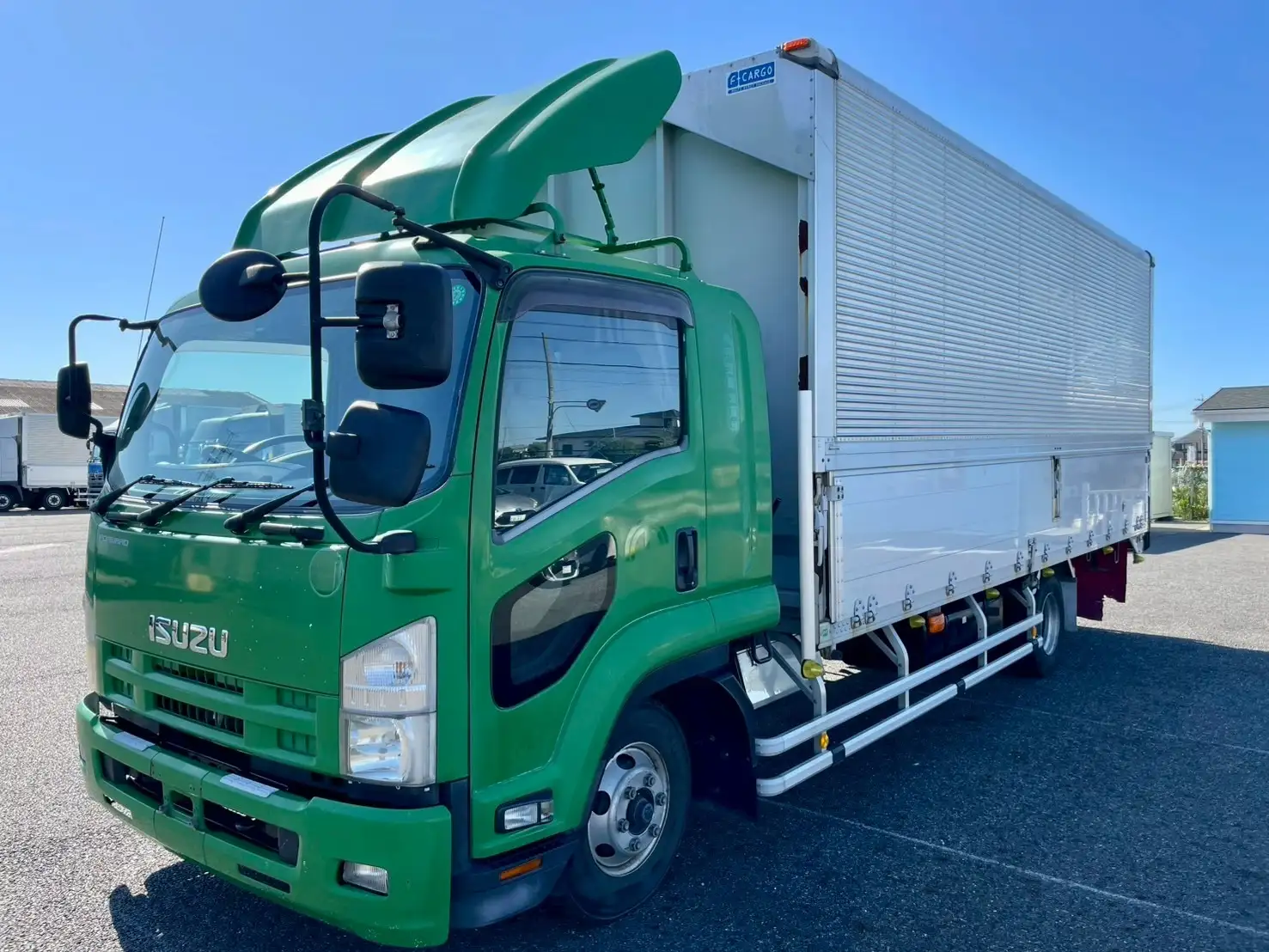 いすゞ フォワード 中型/増トン ウイング ベッド TKG-FRR90S2 の中古トラック【車両No.201113】