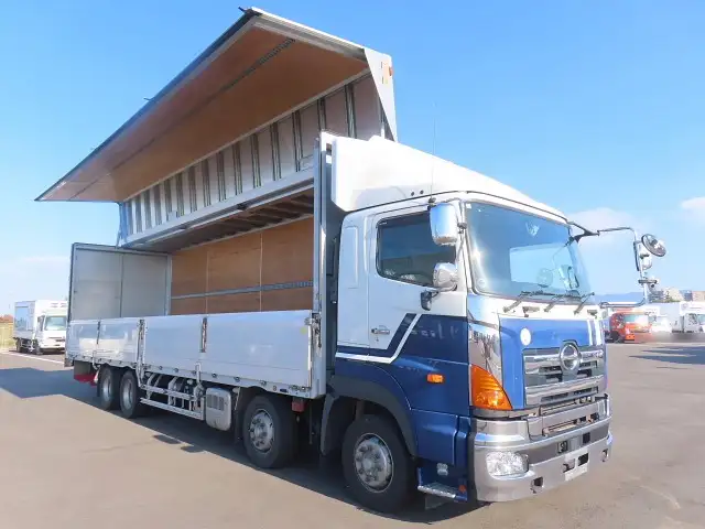 日野 プロフィア 大型 ウイング エアサス ベッドの中古トラック画像3