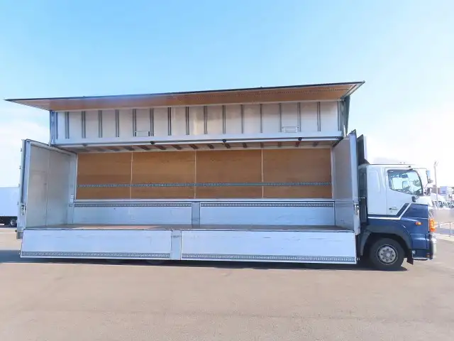 日野 プロフィア 大型 ウイング エアサス ベッドの中古トラック画像4