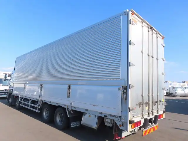 日野 プロフィア 大型 ウイング エアサス ベッドの中古トラック画像7