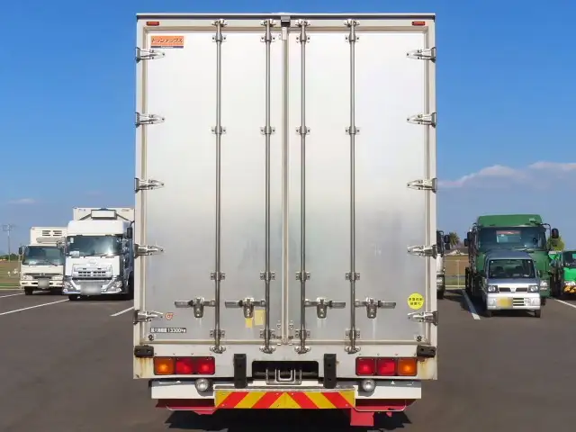 日野 プロフィア 大型 ウイング エアサス ベッドの中古トラック画像6